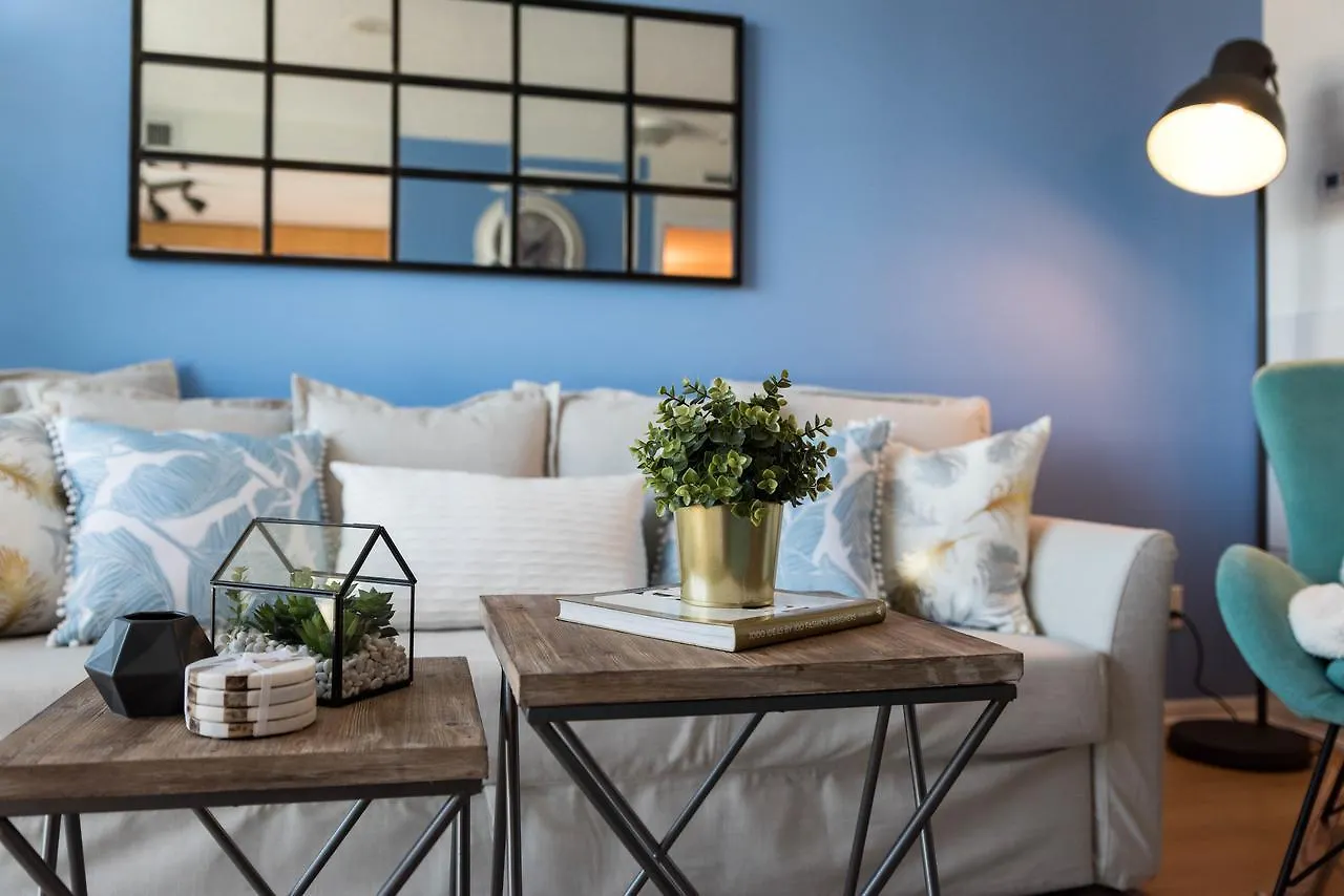 Appartamento Cityscape Condo In Fort York Toronto