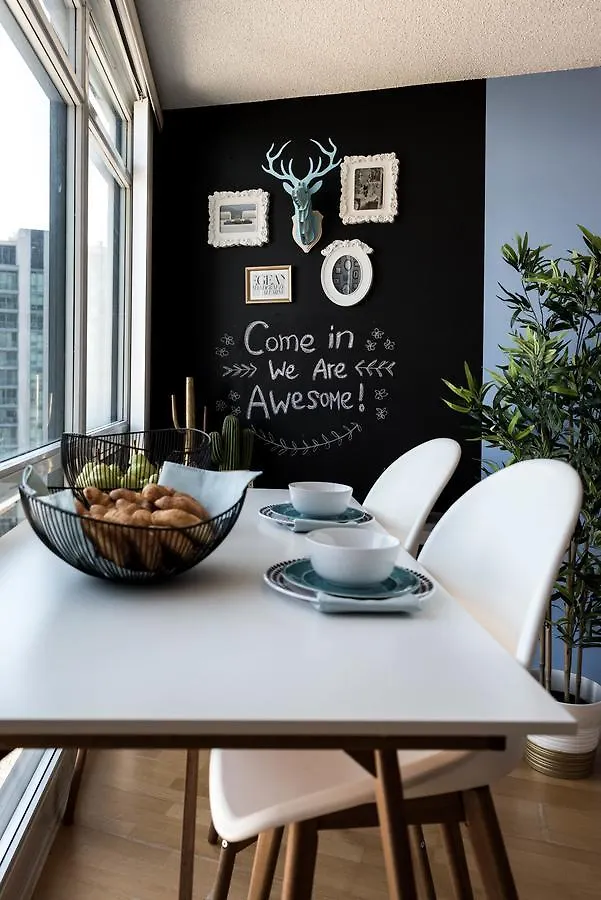 Appartamento Cityscape Condo In Fort York Toronto